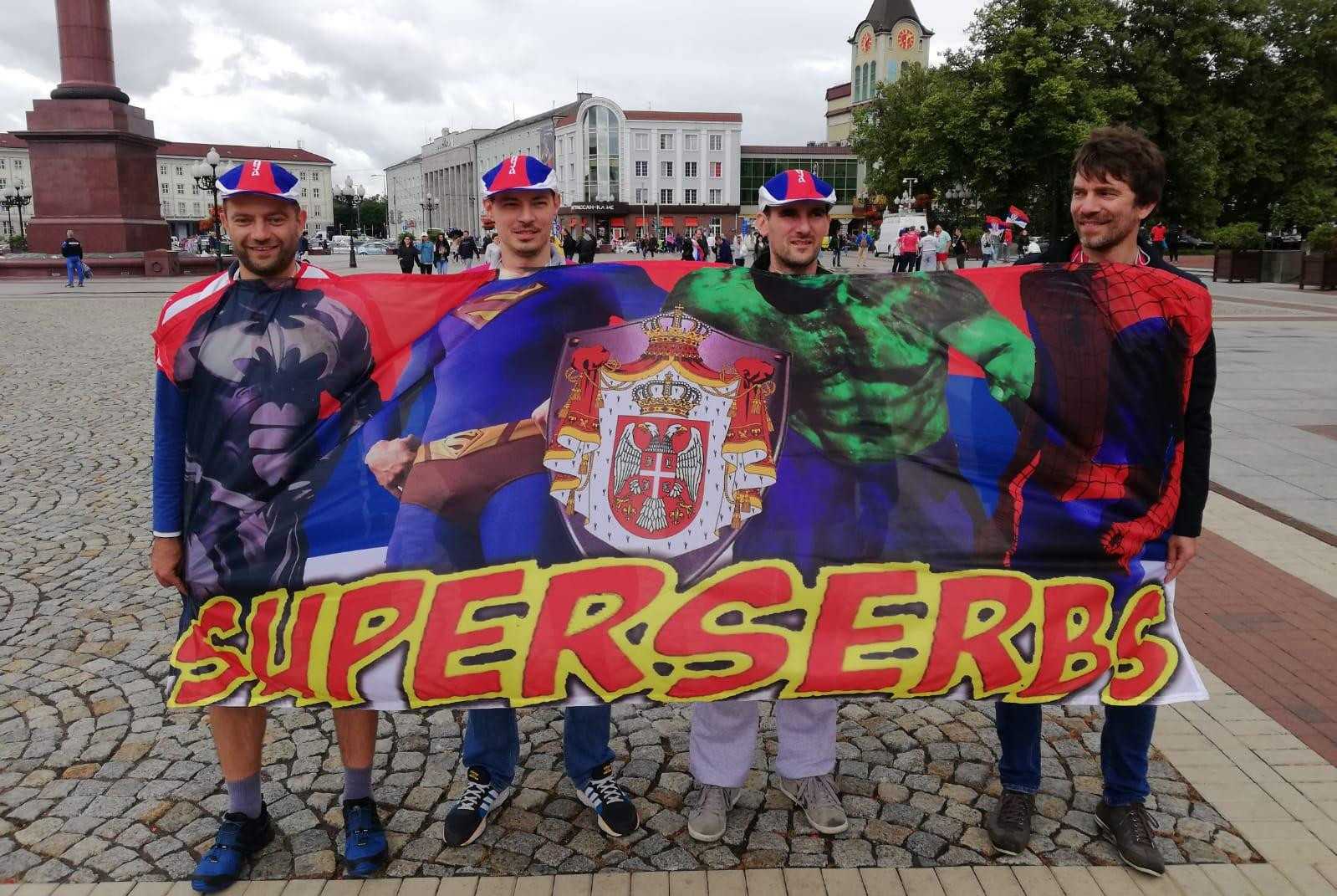 (VIDEO/FOTO) INFORMER U RUSIJI: Emotivni Srbin iz Melburna: Imamo sve, ali srce kuca samo za Srbiju!