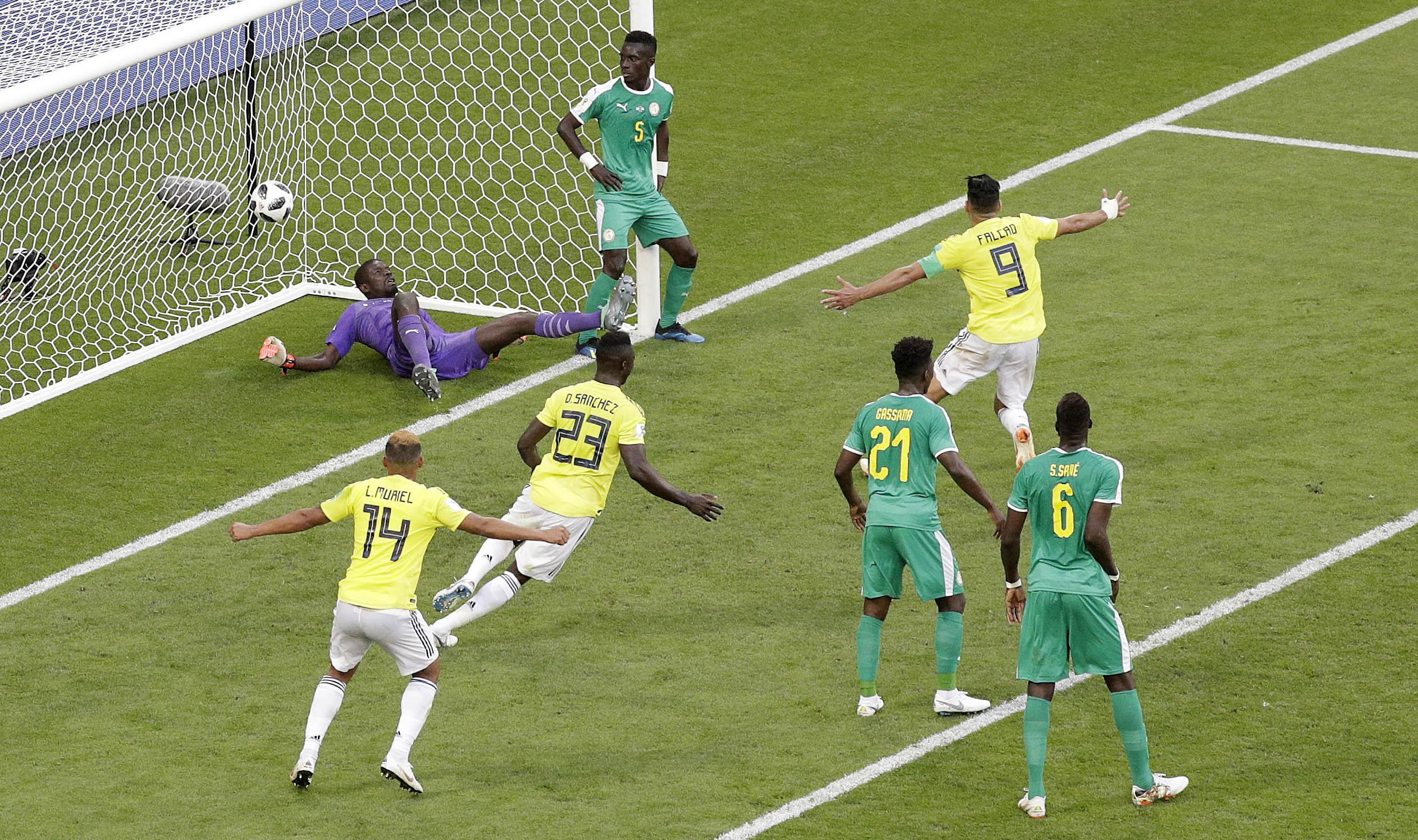 (VIDEO) SREĆA ŠTO NISI KOLUMBIJAC! Pogledajte šta je radio igrač Senegala kod primljenog gola!