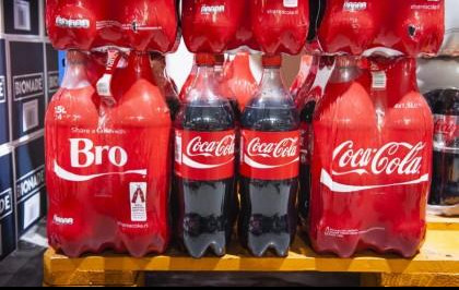 ONI MISLE DA SMO MI IDIOTI! "Koka-kola" ukinula i hlađenje boca od 1,5 litar!