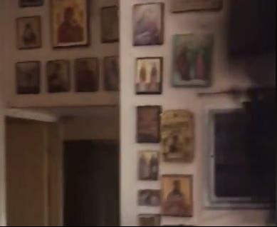 (VIDEO) BOŽIJE ČUDO U GRČKOJ: Vatrena stihija progutala celu kuću, samo IKONE OSTALE NETAKNUTE! 