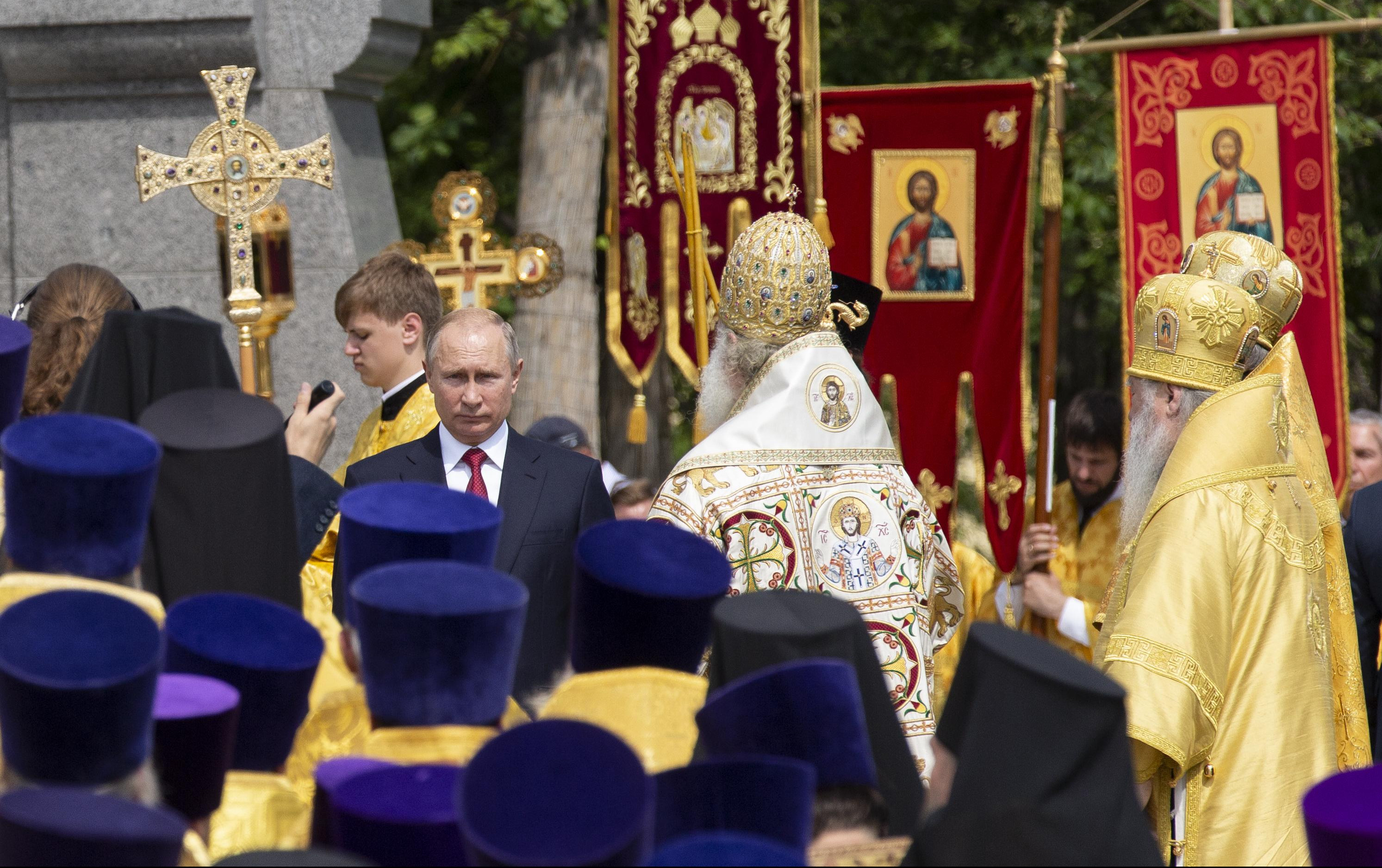 IMAMO JEDAN SVETI DUG! Moćna poruka Putina na obeleževanju 1030. godišnjice KRŠTENJA RUSIJE!