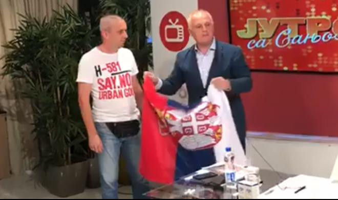 (VIDEO) VESIĆ: ​Svaka kuća i zgrada u Srbiji i Beogradu treba da ima istaknutu srpsku zastavu!
