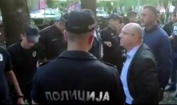 (VIDEO) SKANDAL! Borislav Novaković NAPAO POLICAJCE zbog NELEGALNOG KAFIĆA VUKA JEREMIĆA u Vrbasu!