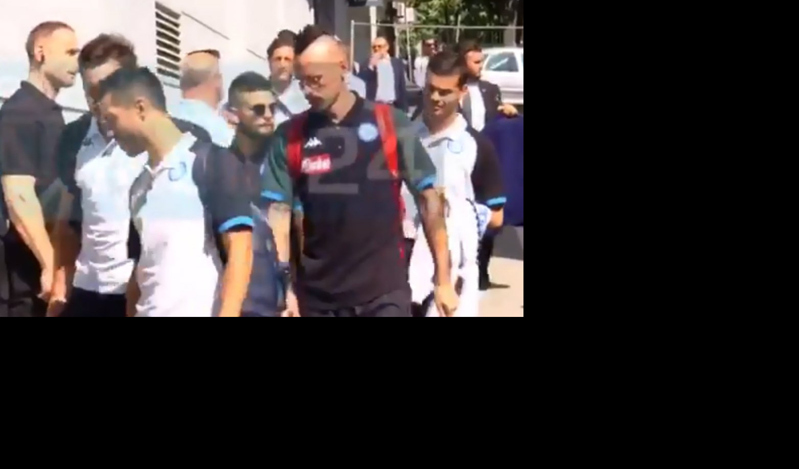 (VIDEO) NAPOLITANCI STIGLI U BEOGRAD! Anćeloti i fudbaleri iskulirali srpske medije