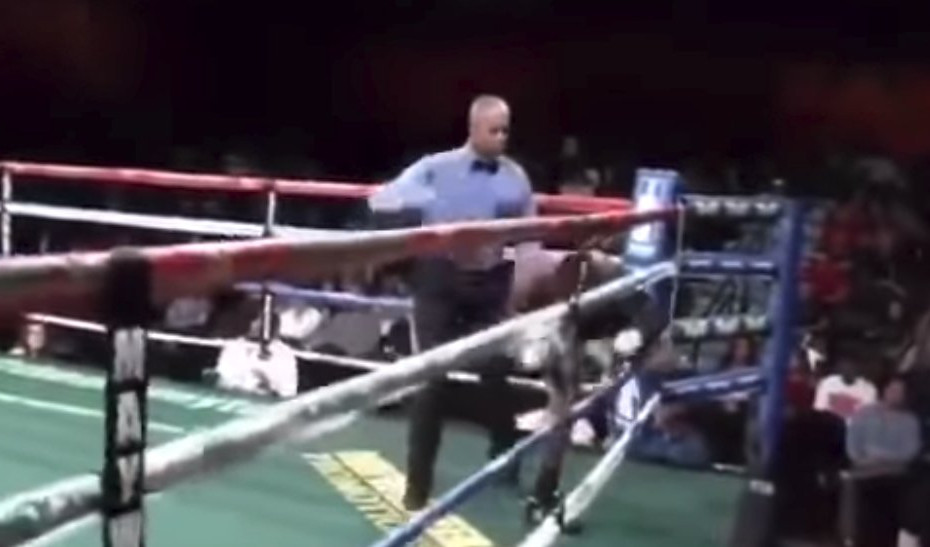 (VIDEO) OVO JOŠ NISTE VIDELI! Bokser dobio batine pa pobegao iz ringa!