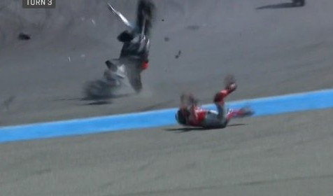 (VIDEO) STRAVIČNE SCENE NA STAZI! Brutalan pad Španca, motor se raspao!