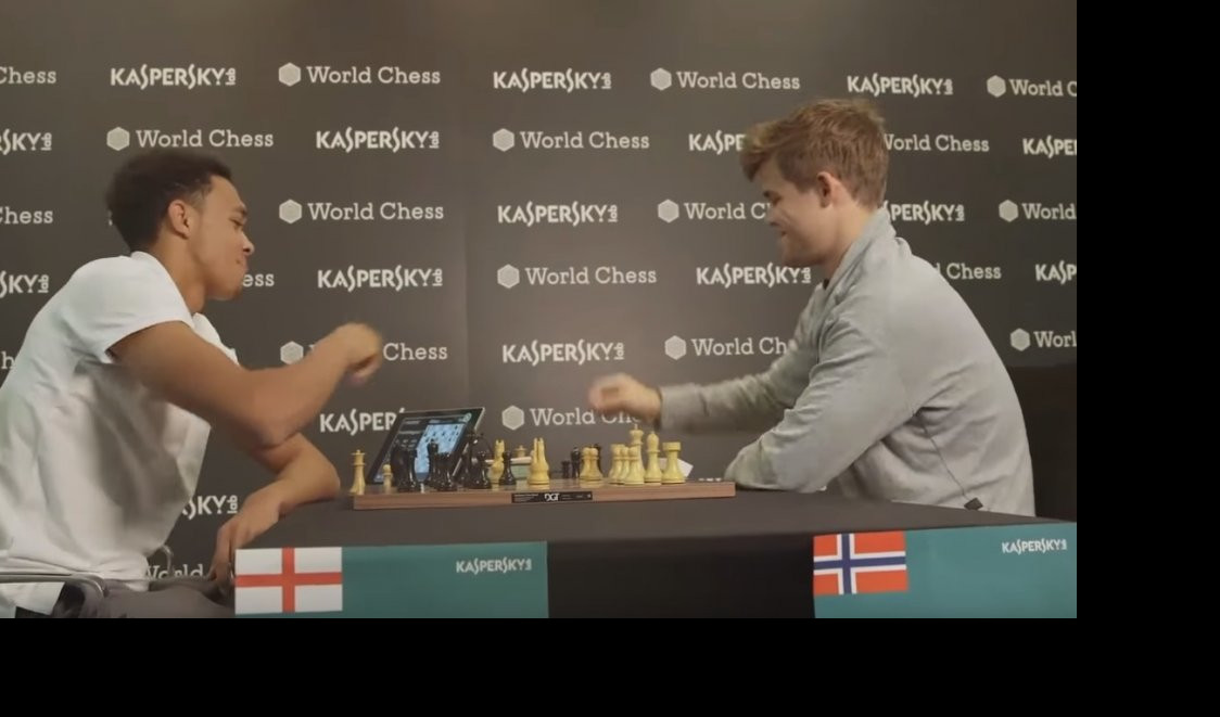 (VIDEO) BRAVO ZA HRABROST! Fudbaler Liverpula se namerio na šampiona u šahu i evo koliko je izdržao!