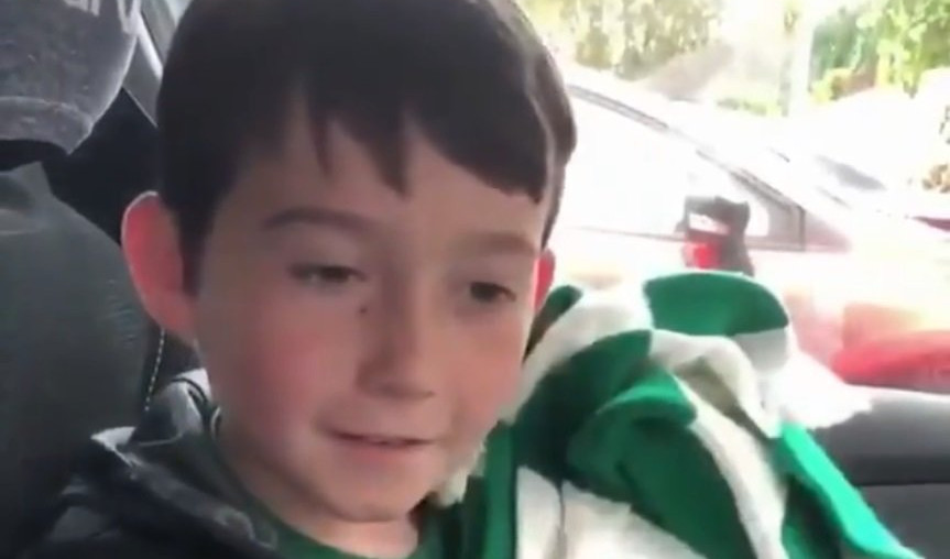 (VIDEO) SNIMAK KOJI TOPI SRCA! Kako su roditelji raspametili malog navijača Seltika!
