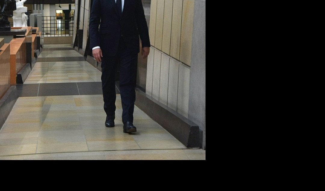 (FOTO) VUČIĆ STIGAO U PARIZ! Predsednik Srbije sa šefovima država iz svih krajeva sveta na izložbi u Muzeju "Orsej"!