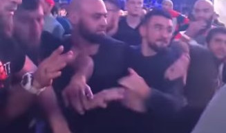(VIDEO) MASOVNA TUČA NA MMA TURNIRU U MOSKVI! Nagibin zakuvao sa navijačima, policija sprečila veliki haos