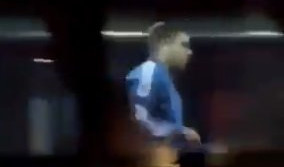 (VIDEO) KAD SAN PREVARI ČOVEKA! Fudbaler Reala prespavao izlazak iz autobusa