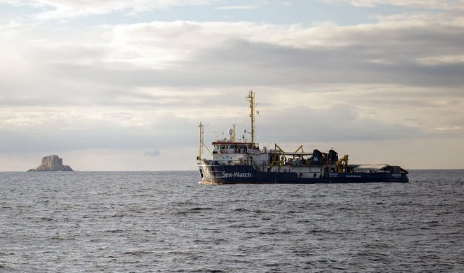 NEPOŽELJNI: Brod s migrantima traži luku, nijedna zemlja ga ne prima!