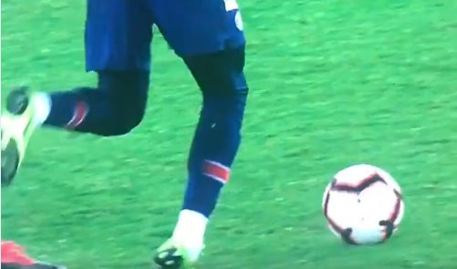 (VIDEO) OVAJ PUT NEMA FOLIRANJA, NEJMAR U SUZAMA NAPUSTIO TEREN! Brazilac povredio zglob desne noge!