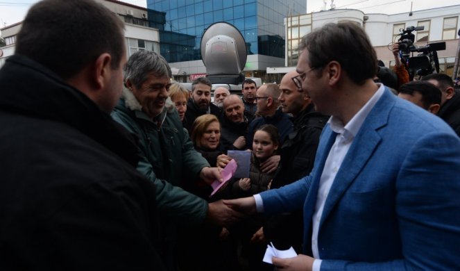 (FOTO) NAROD UZ SVOG PREDSEDNIKA! Pogledajte kako je Vučić dočekan u Bujanovcu!