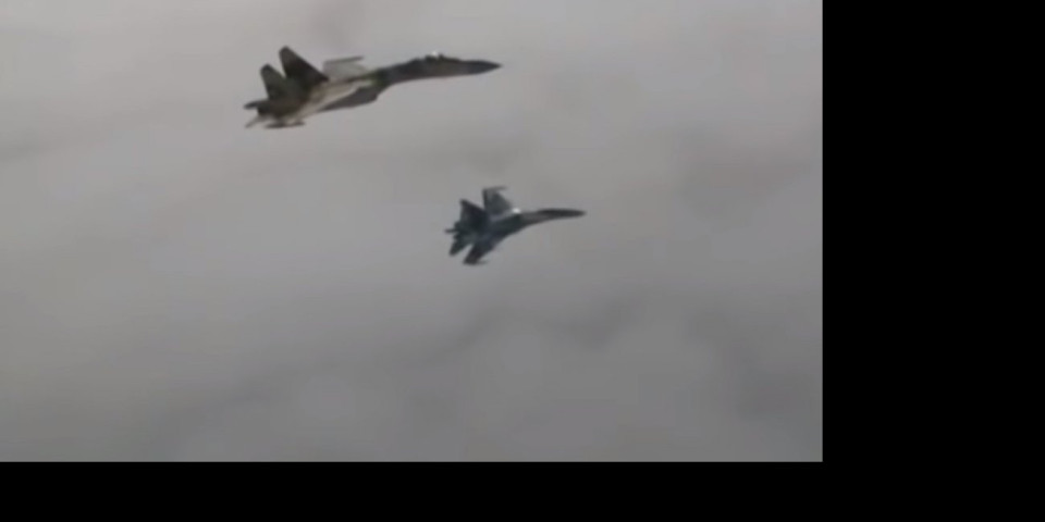 Ruski lovac opet u vazduhu... Presreo američki avion iznad Crnog mora!