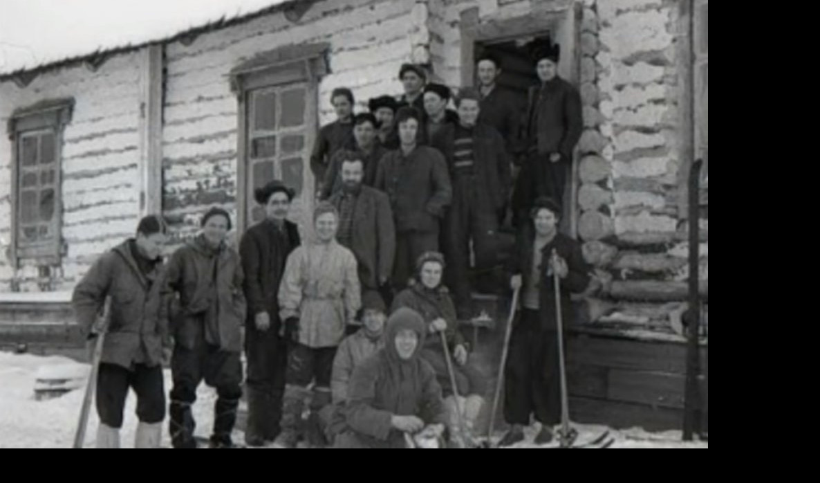 (FOTO) JEZIVA TAJNA MRAČNE RUSKE PLANINE! Smrt 9 mladih planinara u bespuću Urala misterija je već 61 godinu, forenzičari do danas znaju samo jedno -  I TO IH OSTAVLJA BEZ TEKSTA!