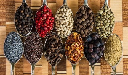 NUTRICIONISTKINJA OTKRIVA! Ovih 6 začina treba da imate u svojoj kuhinji - ubrzavaju metabolizam i odlični su protiv UPALA!