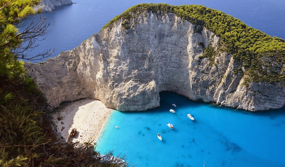 NE DAJTE DA VAS ZAVARAJU! Ako putujete na more treba da znate da u Grčkoj NE POSTOJE PRIVATNE PLAŽE! NE MOGU DA VAS OTERAJU!