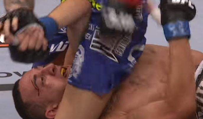 (VIDEO) BRUTALNO UFC VEČE ŠAMPIONA! Borbe do poslednjeg daha, krv i suze - Nurmagomedov dobio novog izazivača!