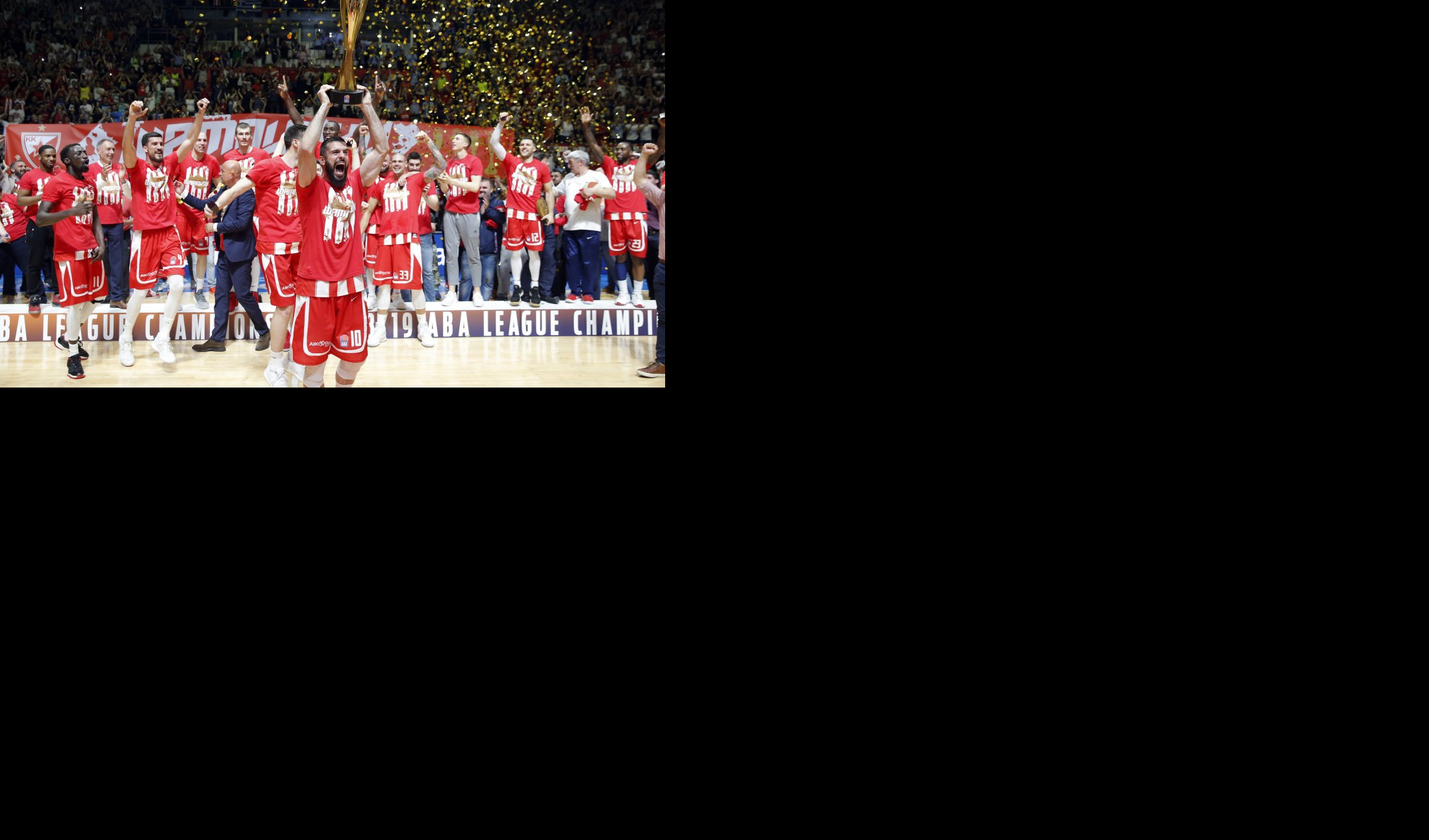 (VIDEO) ZVEZDA PODIGLA ŠAMPIONSKI PRSTEN! Ovako su crveno-beli proslavili povratak trofeja u ABA ligi!
