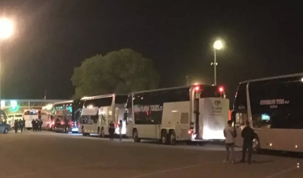 (VIDEO) USTAŠKO DIVLJANJE NA PRELAZU BATROVCI: Hrvatska policija satima blokirala prolaz turističkim atobusima iz Srbije!