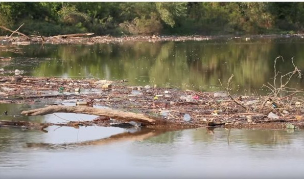 (VIDEO) EKOLOŠKA KRIZA PRETI SRBIJI! Tamiš se davi u smeću, voda dovukla tone otpada iz Rumunije, EVO KOJI SU GRADOVI UGROŽENI!
