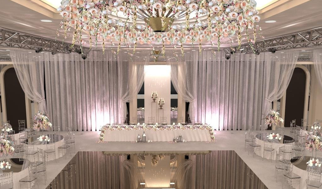 (FOTO) SVE PRŠTI OD LUKSUZA! Cvetni luster, kristali, pozlaćeni svećnjaci... Ovako je dekorisana sala u kojoj se venčavaju Dragana i Miloš!