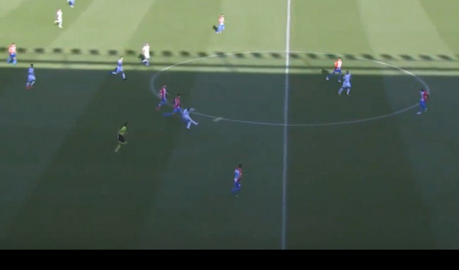 (VIDEO) AU KAKVA GOLČINA SA POLA TERENA! Jedan od najluđih golova sezone postignut u Segundi!