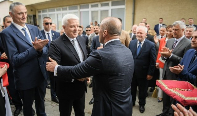 (FOTO) KO BRAĆA ROĐENA! Marković u Prištini sa Haradinajem: CRNOGORCI I ALBANCI DA GRADE EVROPSKI MOST!