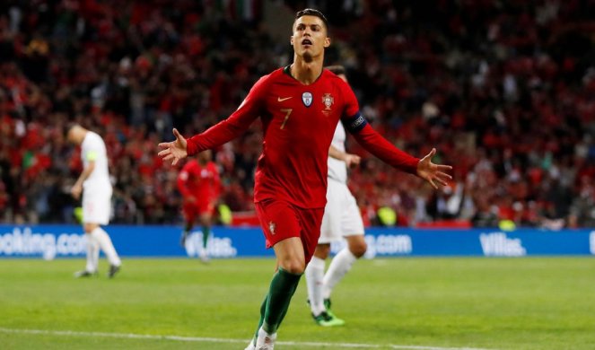 PUSTI TROFEJ, DAJ DA ZAVRŠIMO POJAČANJE! Ronaldo posle finala nagovarao Holanđanina da dođe u Juventus!