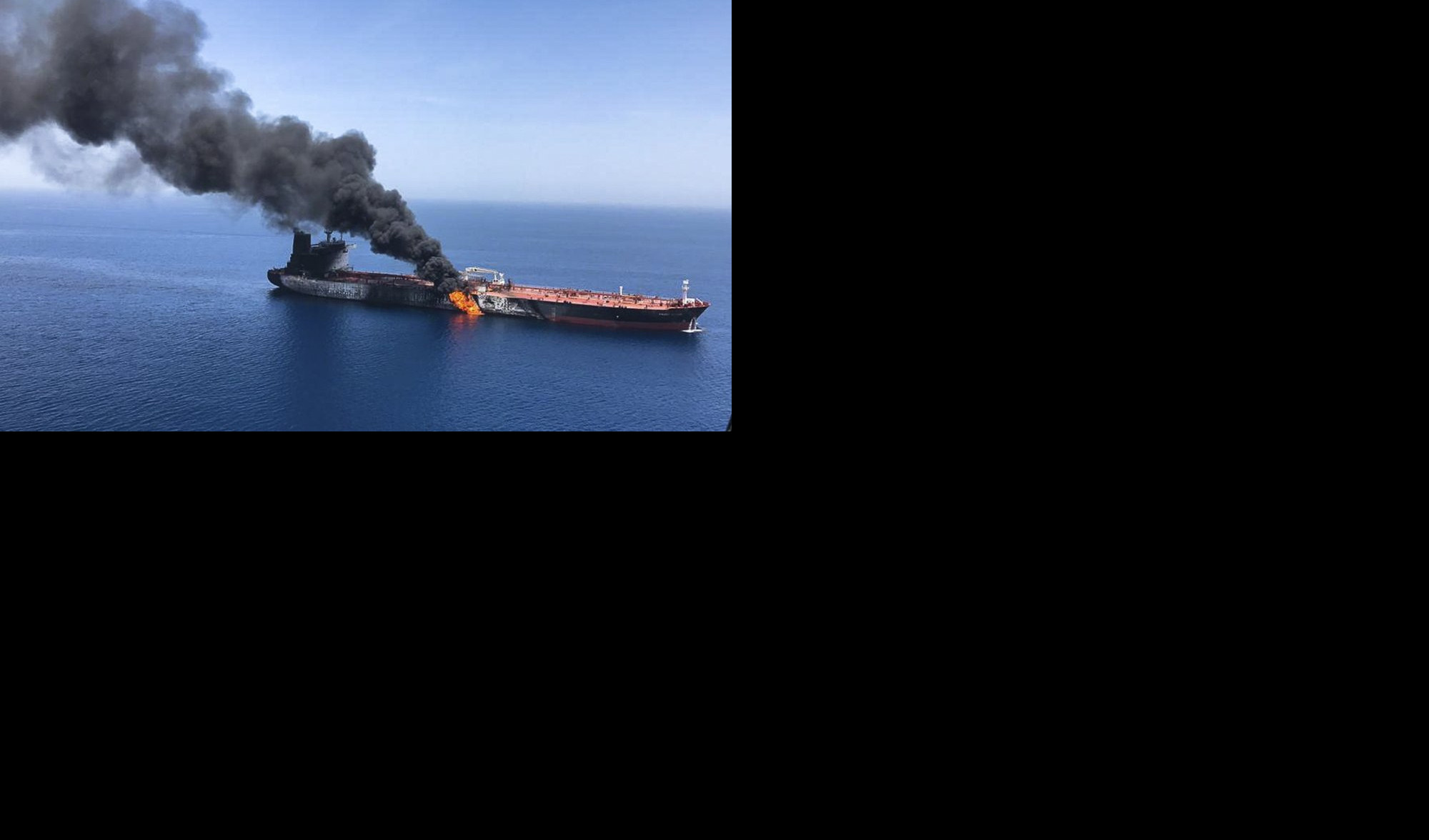 (VIDEO) GORE TANKERI U OMANSKOM ZALIVU: Posade napustile brodove u vatri, ISTRAŽUJE SE UZROK EKSPLOZIJA?!