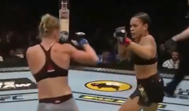 (VIDEO) BRUTALNE MMA DEVOJKE! Posle ovog udaraca još uvek joj zvoni u glavi!