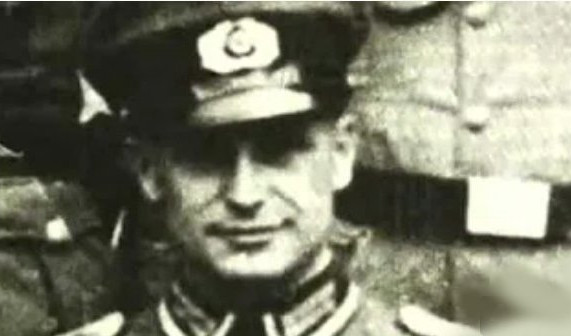 (VIDEO) ŠOK! HITLER I BORMAN SU BILI IZDAJNICI, NEĆETE VEROVATI ZA KOGA SU RADILI! Nacistički general Rajnhard Gelen otkrio zapanjujuću tajnu!