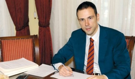 Novak Nedić: Podrška predsedniku Vučiću!
