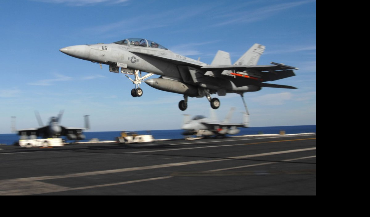 INCIDENT U DOLINI SMRTI: Srušio se američki vojni avion f-18 hornet