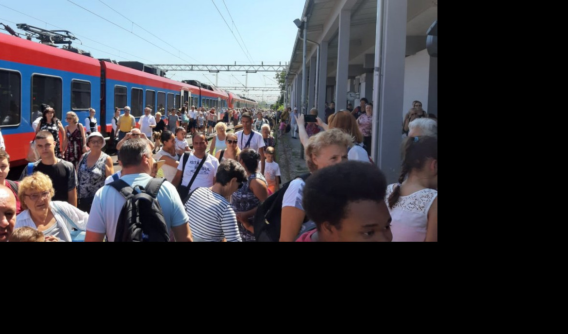 AKVA VOZOM krenulo preko 1.000 putnika u poslednje dve subote od Beograda do Jagodine
