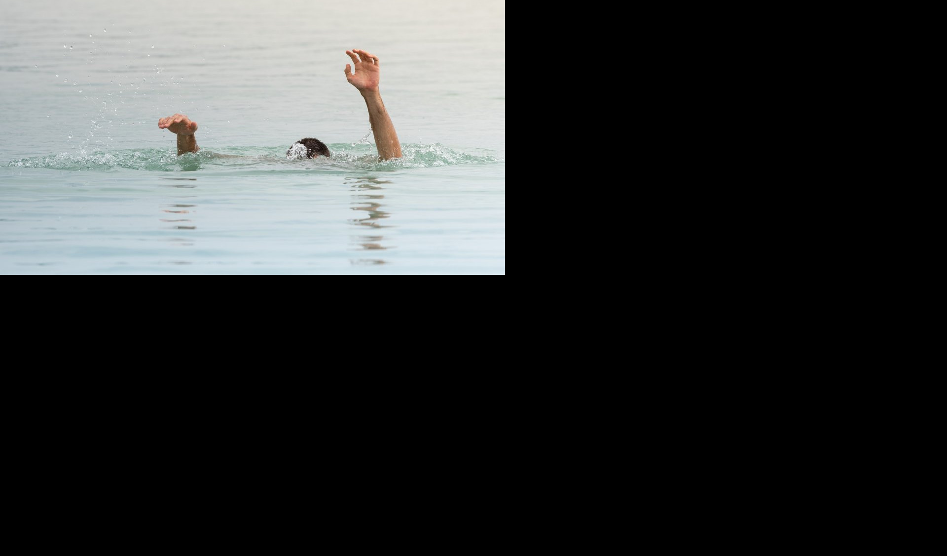 TUGA! JOŠ JEDNO UTAPANJE! Mladić (19) kupao se na jezeru Crna Bara i iznenada potonuo!