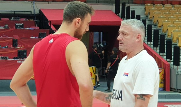 (VIDEO/FOTO) REAGOVAO I PREDSEDNIK! Danilović razgovarao sa Milutinovim zbog napuštanja terena protiv Portorika