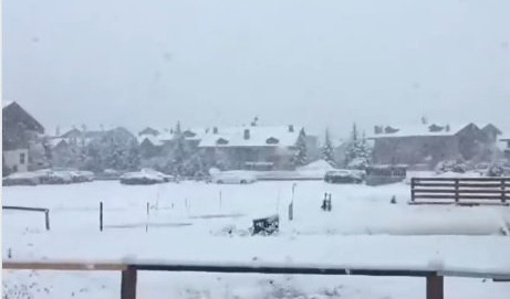 (VIDEO) VEJE KAO USRED ZIME! Sneg pada u Austriji i Italiji, POGLEDAJTE SNEŽNU IDILU!