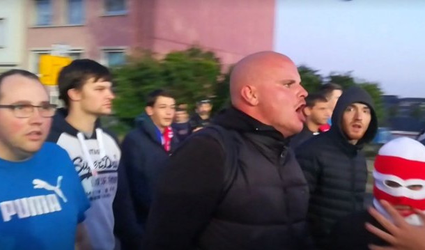(VIDEO) ŠIPTARSKA PROVOKACIJA! Došao da podrži Luksemburg protiv Srbije, a pokazao "albanskog orla" našim navijačima