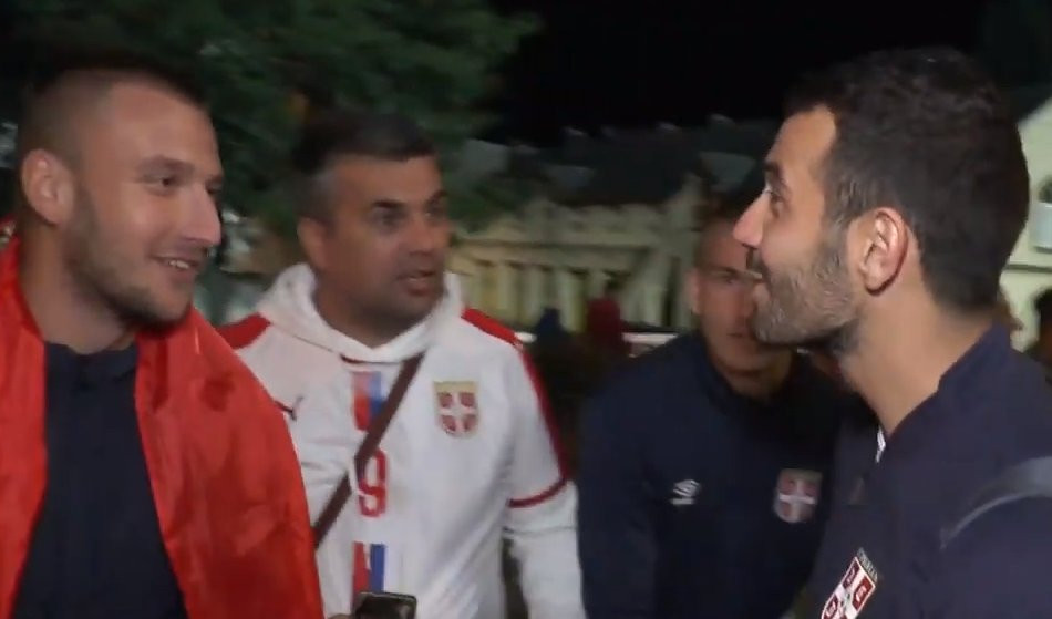(VIDEO) LEPA SLIKA IZ LUKSEMBURGA! Reprezentativci Srbije se posle meča družili sa navijačima!