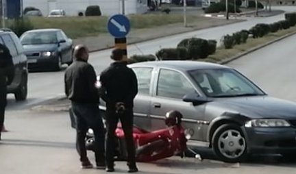 TRAGEDIJA U SURČINU! Automobil pokosio muškarca na mopedu, OSTAO NA MESTU MRTAV!