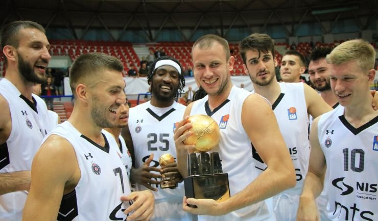 (VIDEO/FOTO) CRNO-BELA RAPSODIJA! Partizanova brutalna stotka za prvi trofej u sezoni!
