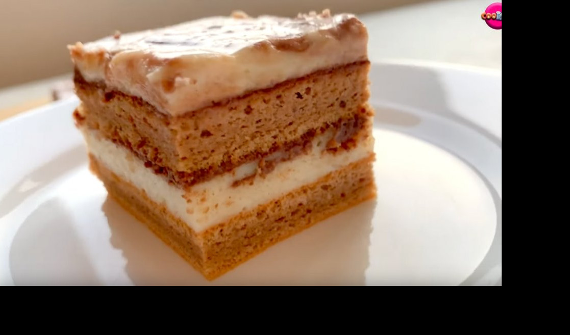 (VIDEO) CRNO-BELE SOČNE KOCKE KOJE ĆE VAS ODUŠEVITI! Mekan kolač za svaki dan