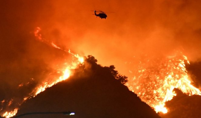 (VIDEO) VATRENI TORNADO JURI 95 KM NA SAT, UNIŠTAVA SVE ŠTO MU JE NA PUTU! Apokaliptične scene u Kaliforniji, već izgorelo 800 hektara!