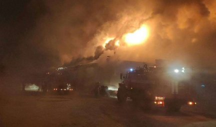 DRAMA USRED NOĆI U BERANAMA! Buknule barake, vatrogasci u zadnji čas izvukli porodicu iz plamena, ŠTETA OGROMNA!