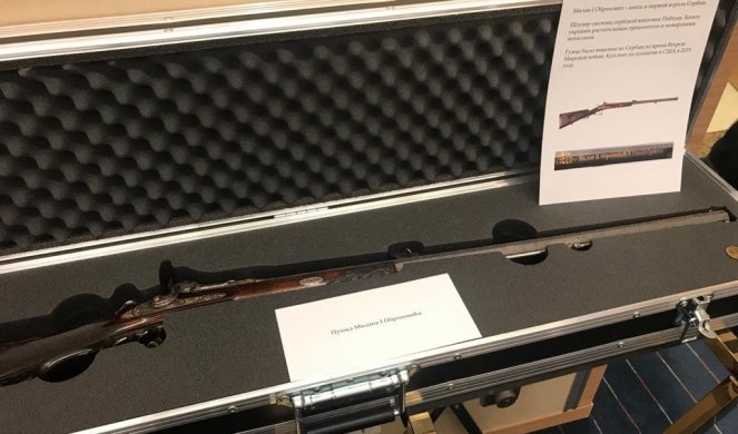 PUTIN VUČIĆU POKLONIO PUŠKU KRALJA MILANA OBRENOVIĆA! Oružje iz 19. veka predsednik Rusije kupio na jednoj aukciji! (FOTO)