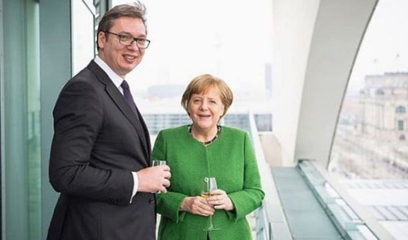 ALEKSANDRE, DOĐITE U BERLIN U JANUARU... Merkelova i Vučić razgovarali telefonom, on od nje zatražio JASAN PLAN I DATUM PRIJEMA U EU!