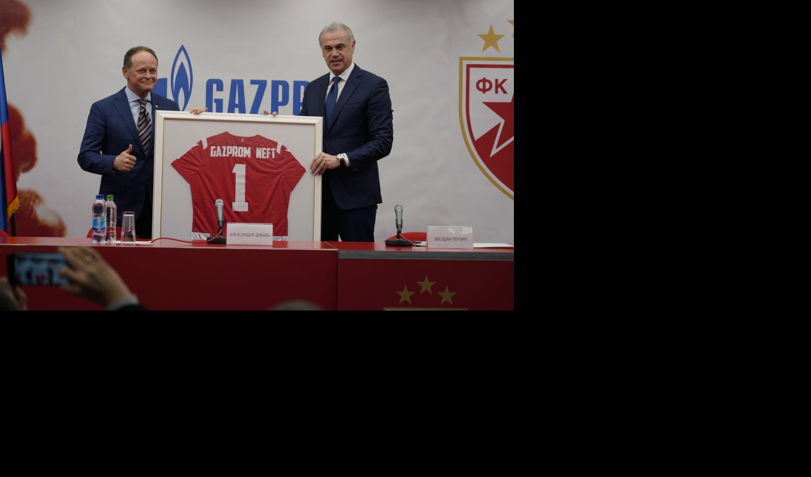 "Gasprom njeft" potpisao novi sponzorski ugovor sa fudbalskim klubom Crvena zvezda