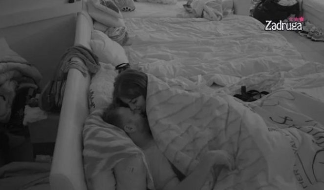 PRVI PUT PRED KAMERAMA! Dragana i Edo tresli krevet - imali odnos PRED SVIMA! Menjali POZE, ona gore, pa sa strane... (VIDEO)
